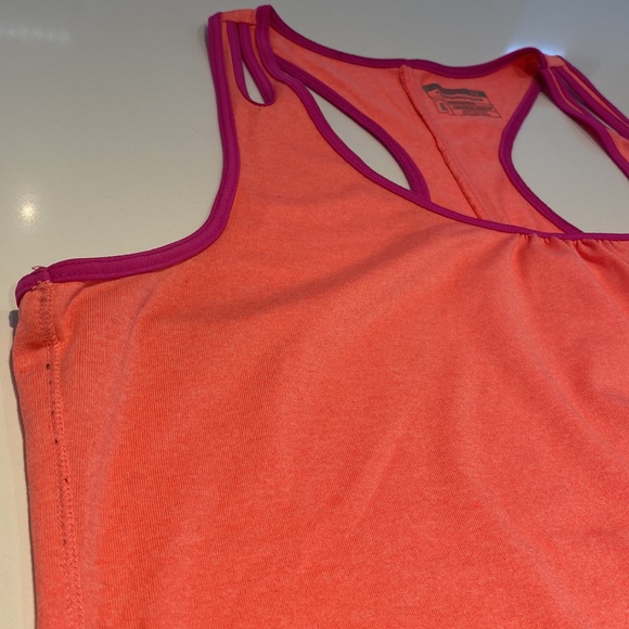 Layer8 Performance Quik-Dry Tank - Picture 3 of 5